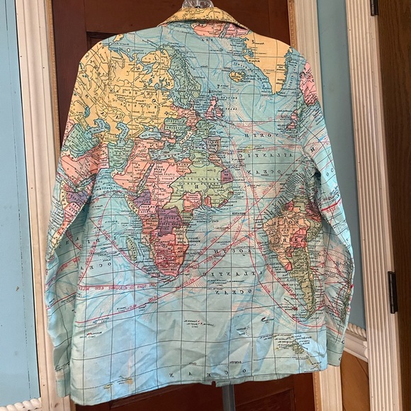 Misslook map jacket 🗺️ - Picture 2 of 3
